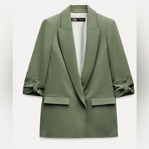 Green Zara blazer — perfect for fall and winter layer! Worn once.